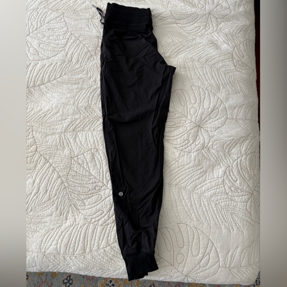 Lululemon Dance Studio Mid-Rise Jogger Full Length Size 6 - Picture 3 of 3